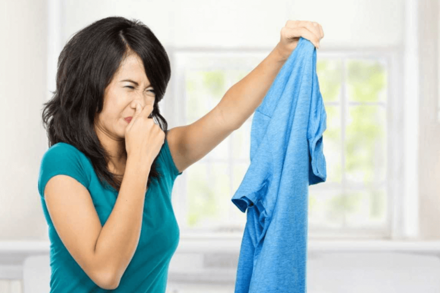 Giải Pháp Hiệu Quả Để Xử Lý Quần Áo Ẩm Trong Mùa Nồm