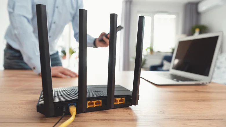 Tại Sao Bạn Nên Cân Nhắc Không Sử Dụng Bộ Định Tuyến Của Nhà Cung Cấp Internet?