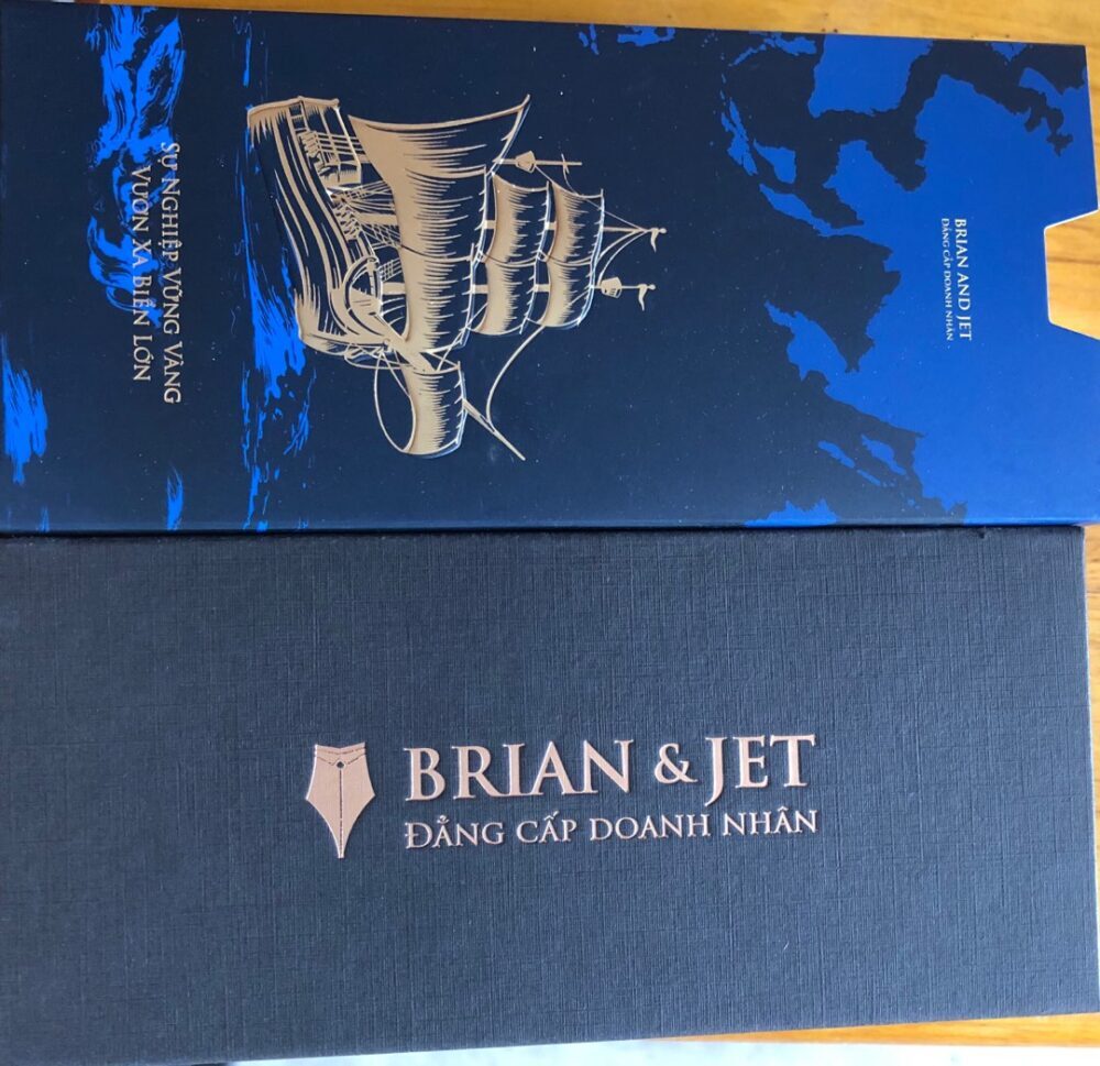 Đánh Giá Chi Tiết Bút Ký Brian & Jet BJ003: Đẳng Cấp Hay Chỉ Quảng Cáo? 1 Thiết kế hộp đựng bút ký BJ003